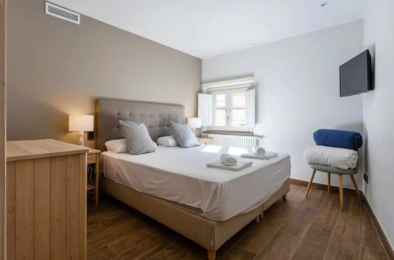 Schlafzimmer von Wohnungen zur Miete in Girona mit Klimaanlage, Heizung und Parkett
