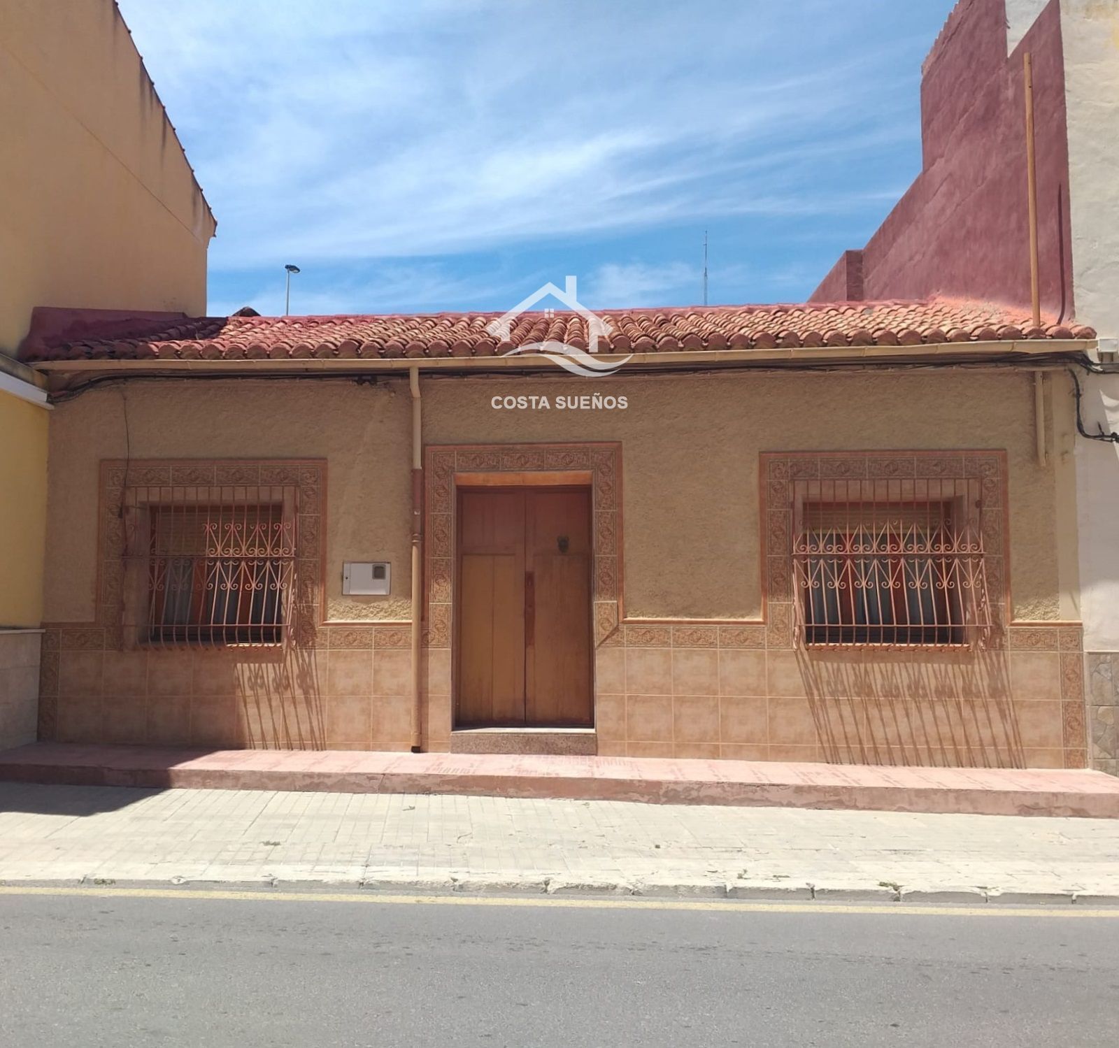 Vista exterior de Casa o xalet en venda en El Campello amb Jardí privat