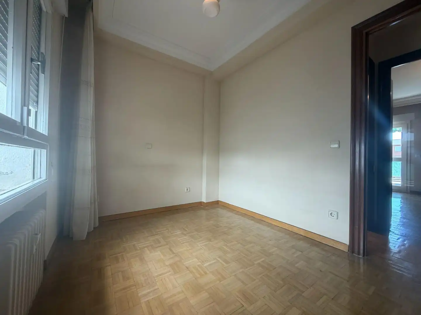 Habitación de Piso en venta en Madrid con Calefacción, Parquet y Terraza