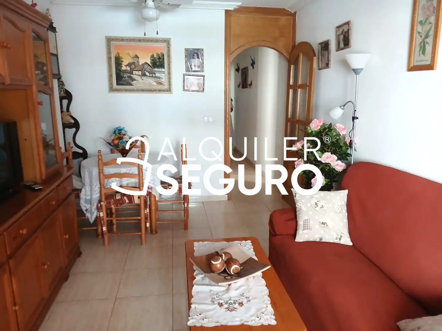 Sala d'estar de Pis de lloguer en Guardamar del Segura amb Aire condicionat, Terrassa i Traster