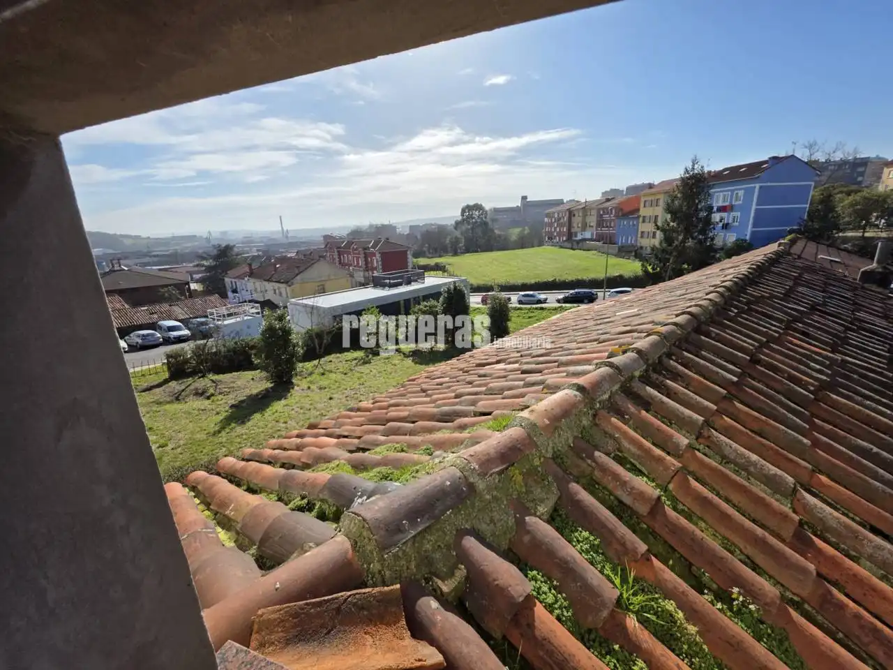 Vista exterior de Casa o chalet en venta en Avilés con Calefacción, Jardín privado y Amueblado