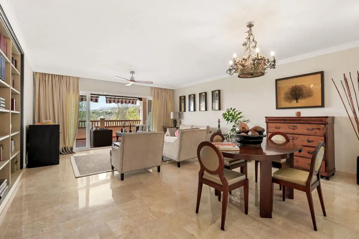 Menjador de Apartament en venda en Estepona amb Aire condicionat, Terrassa i Traster