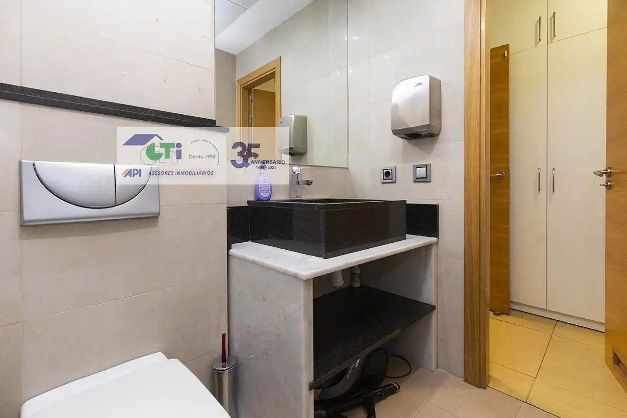 Office space to rent in COSO, imagen 20