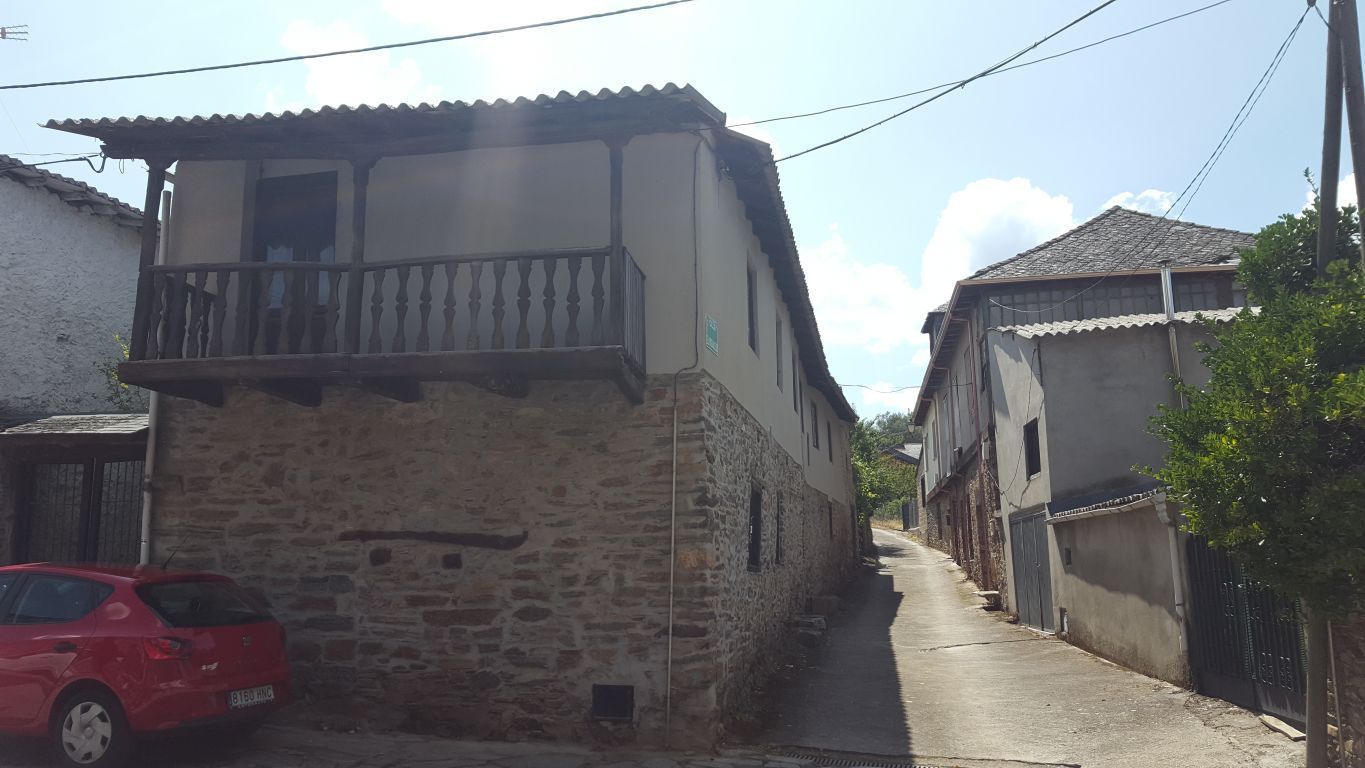 Vista exterior de Finca rústica en venda en Ponferrada amb Calefacció, Jardí privat i Balcó