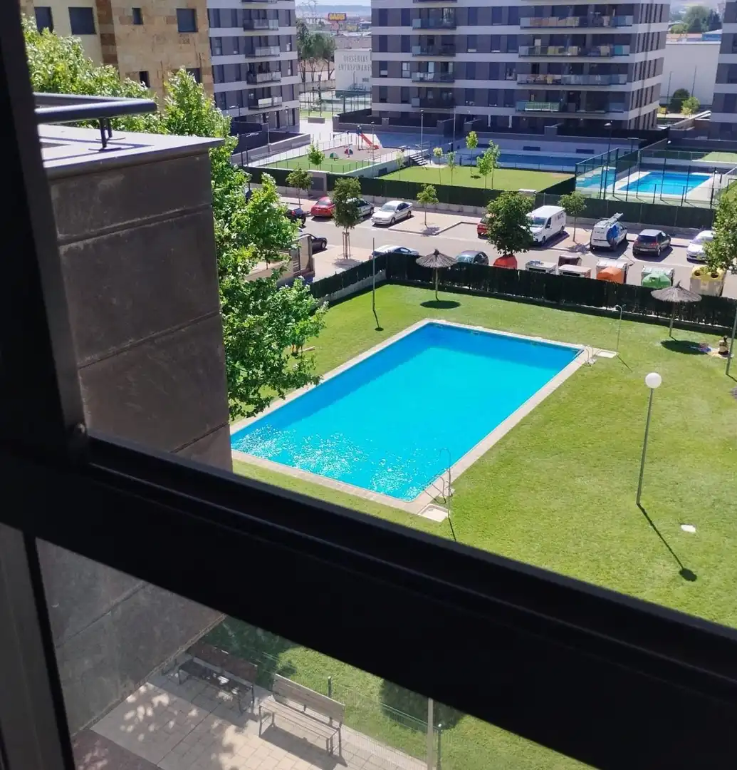 Piscina de Apartamento de alquiler en Valladolid con Calefacción, Terraza y Trastero