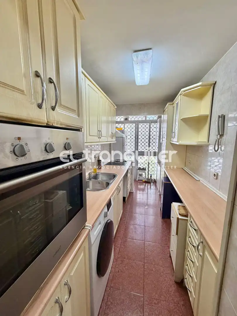 Küche von Wohnung zur Miete in Madrid mit Klimaanlage, Parkett und Terrasse