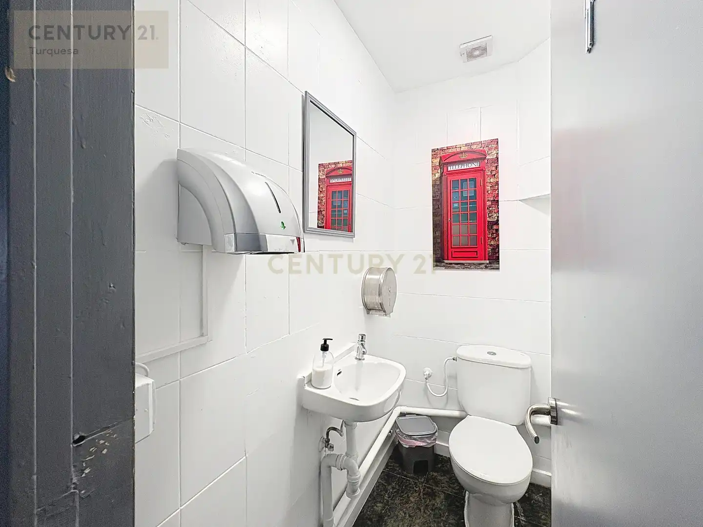 Baño de Local en traspaso en Benalmádena