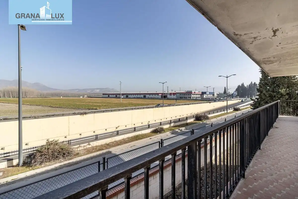 Casa rústica amb piscina en venda a Santa Fe, imagen 41