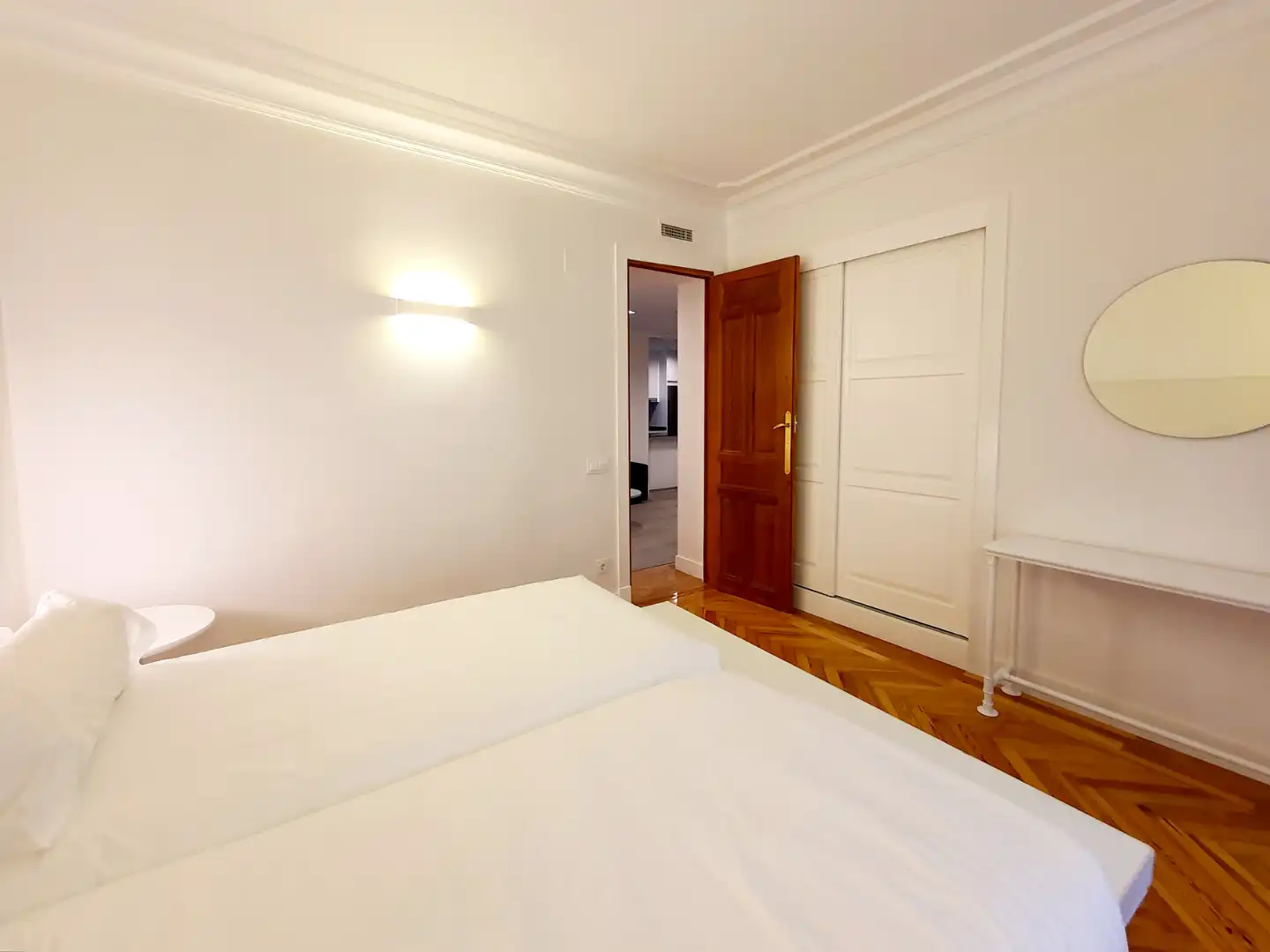 Schlafzimmer von Wohnungen zur Miete in Madrid mit Klimaanlage, Heizung und Möbliert