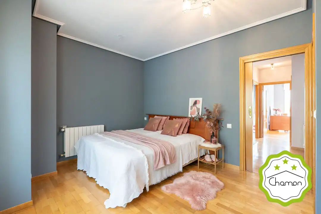 Schlafzimmer von Einfamilien-Reihenhaus zum Verkauf in Barakaldo  mit Heizung, Privatgarten und Terrasse
