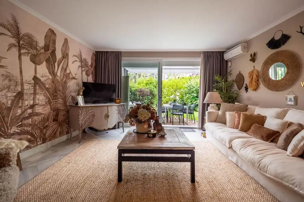 Sala d'estar de Apartament en venda en Marbella amb Aire condicionat, Moblat i Forn
