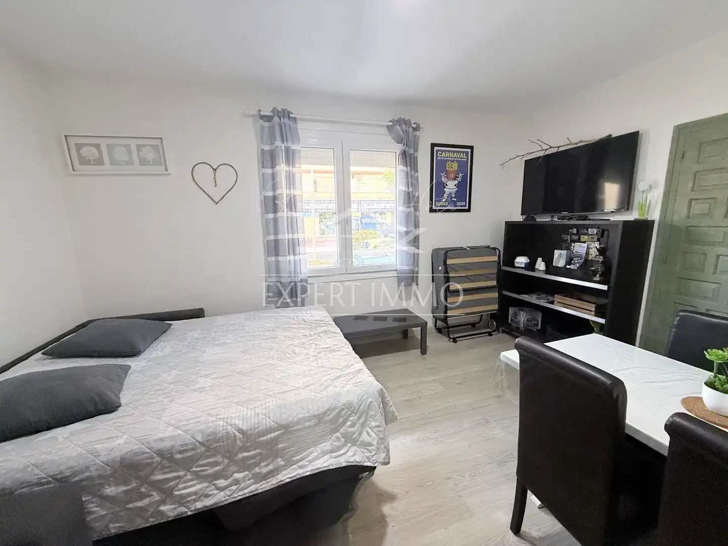 Habitación de Apartamento en venta en Roses con Amueblado y Piscina comunitaria
