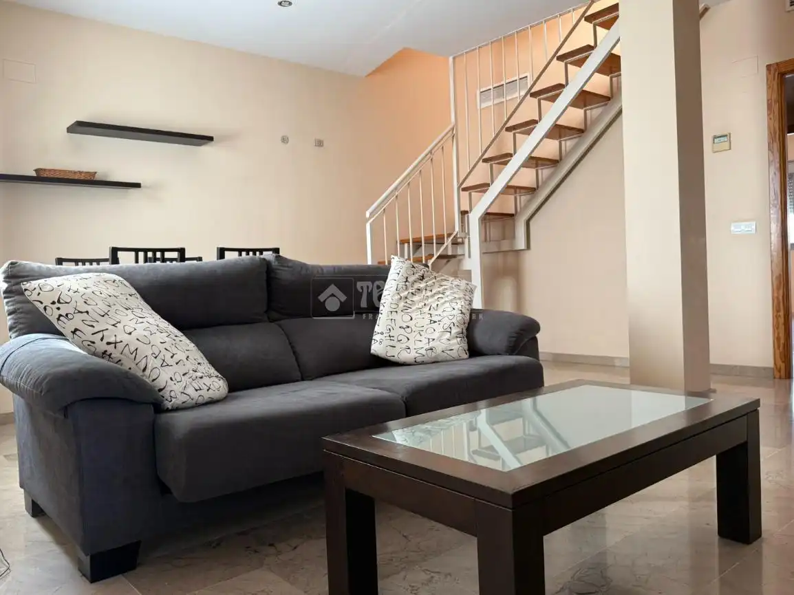 Sala de estar de Ático en venta en La Algaba con Aire acondicionado y Terraza