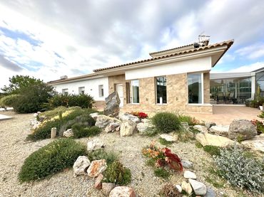 Casa con piscina en venta en de la Ermita 60