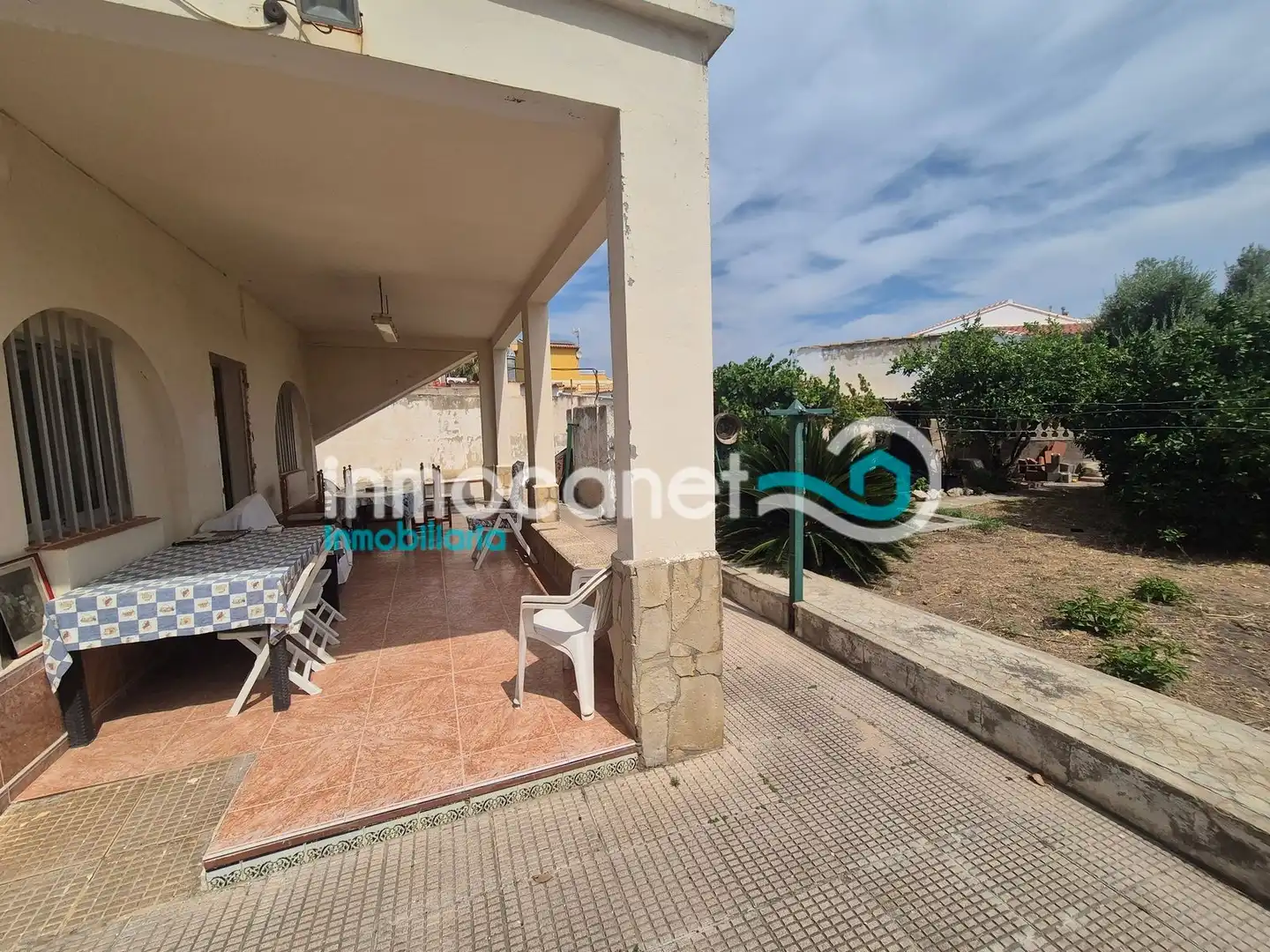 Vista exterior de Casa o xalet en venda en Oliva amb Terrassa