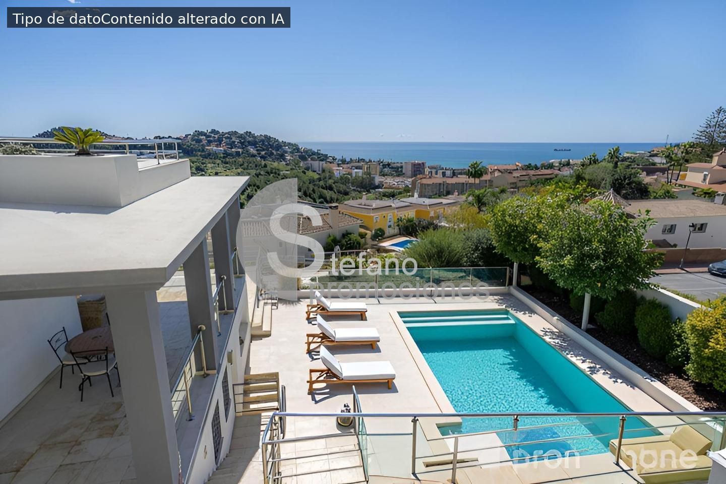Piscina de Casa o xalet en venda en Málaga Capital amb Aire condicionat, Calefacció i Jardí privat