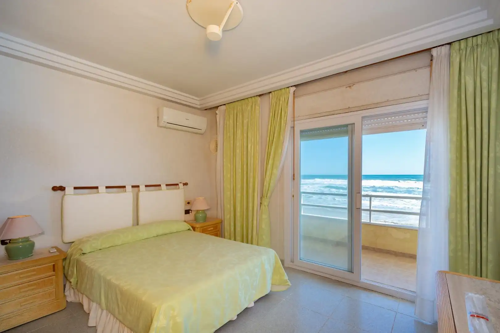 Dormitori de Casa o xalet en venda en La Manga del Mar Menor amb Jardí privat, Terrassa i Traster