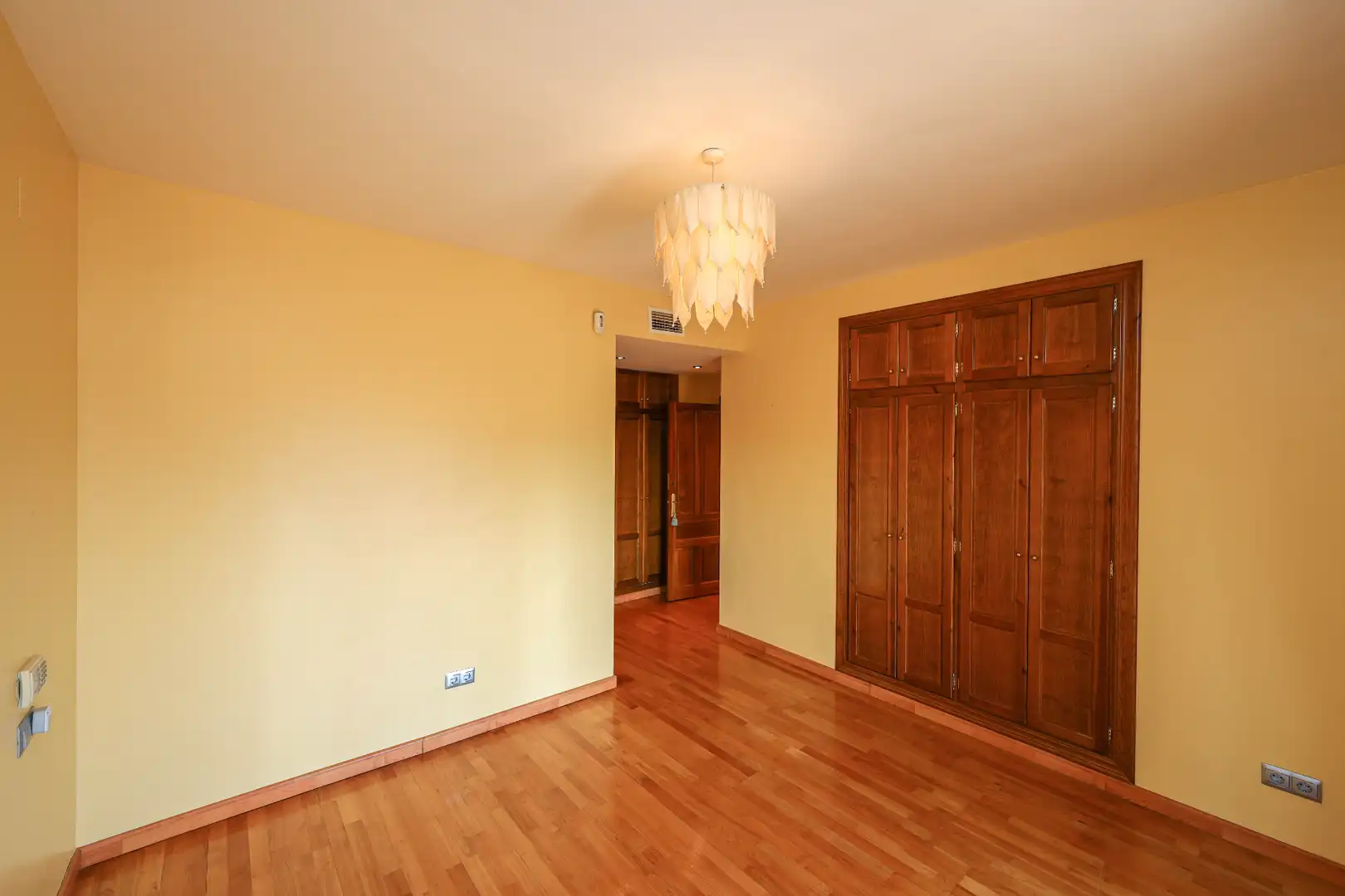 Bedroom of Houses for sale in Coín