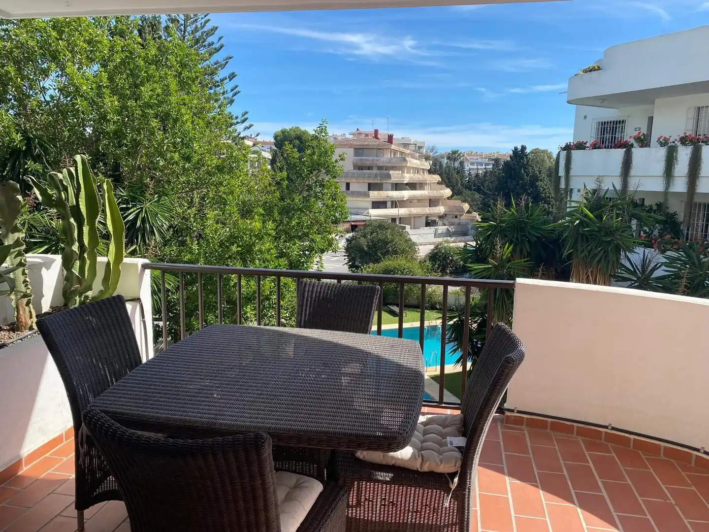 Terraza de Piso de alquiler en Marbella con Amueblado y Se aceptan mascotas