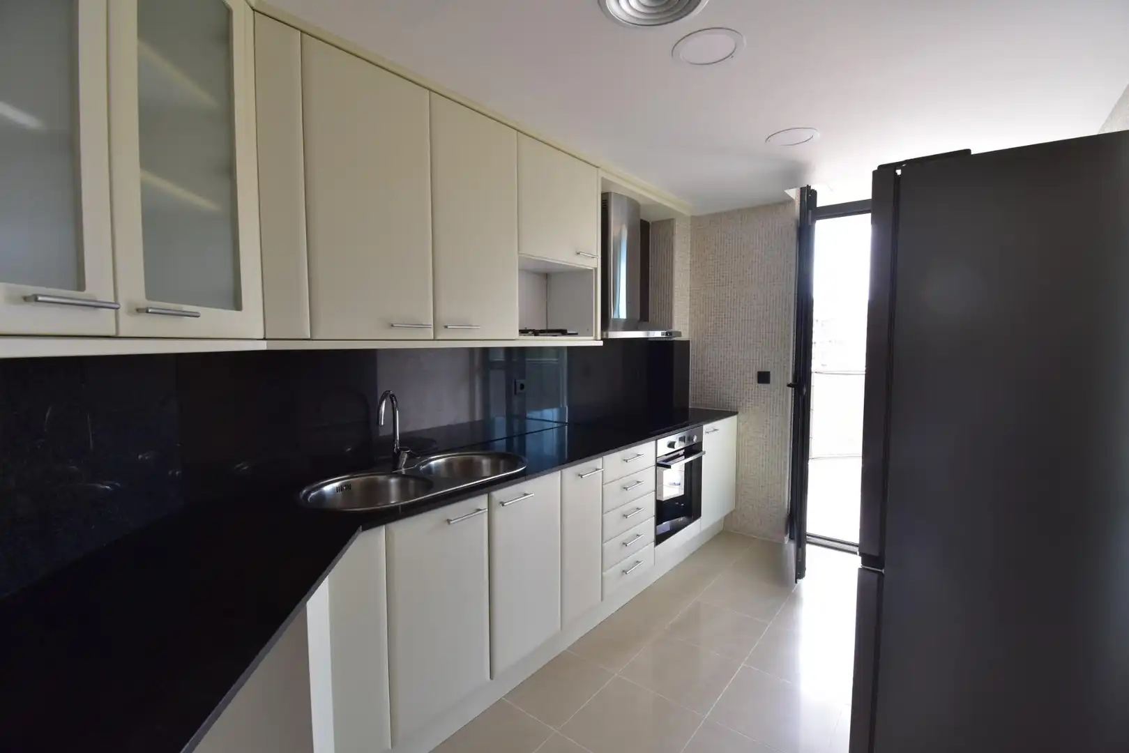 Cocina de Piso de alquiler en Barcelona con Aire acondicionado, Calefacción y Terraza