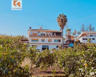 Vista exterior de Finca rústica en venda en Estepona amb Aire condicionat, Terrassa i Piscina