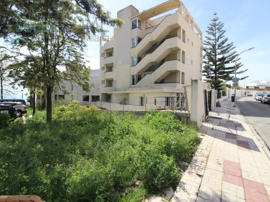 Vista exterior de Piso en venta en Torremolinos con Piscina y Amueblado
