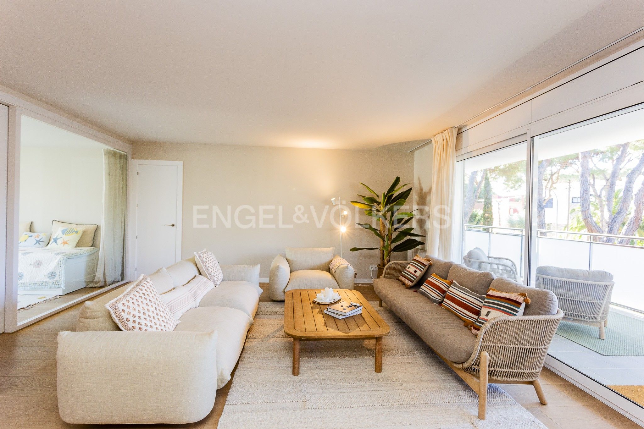 Living room of Apartment to rent in Castelldefels  with Air Conditioner, Heating and Parquet flooring