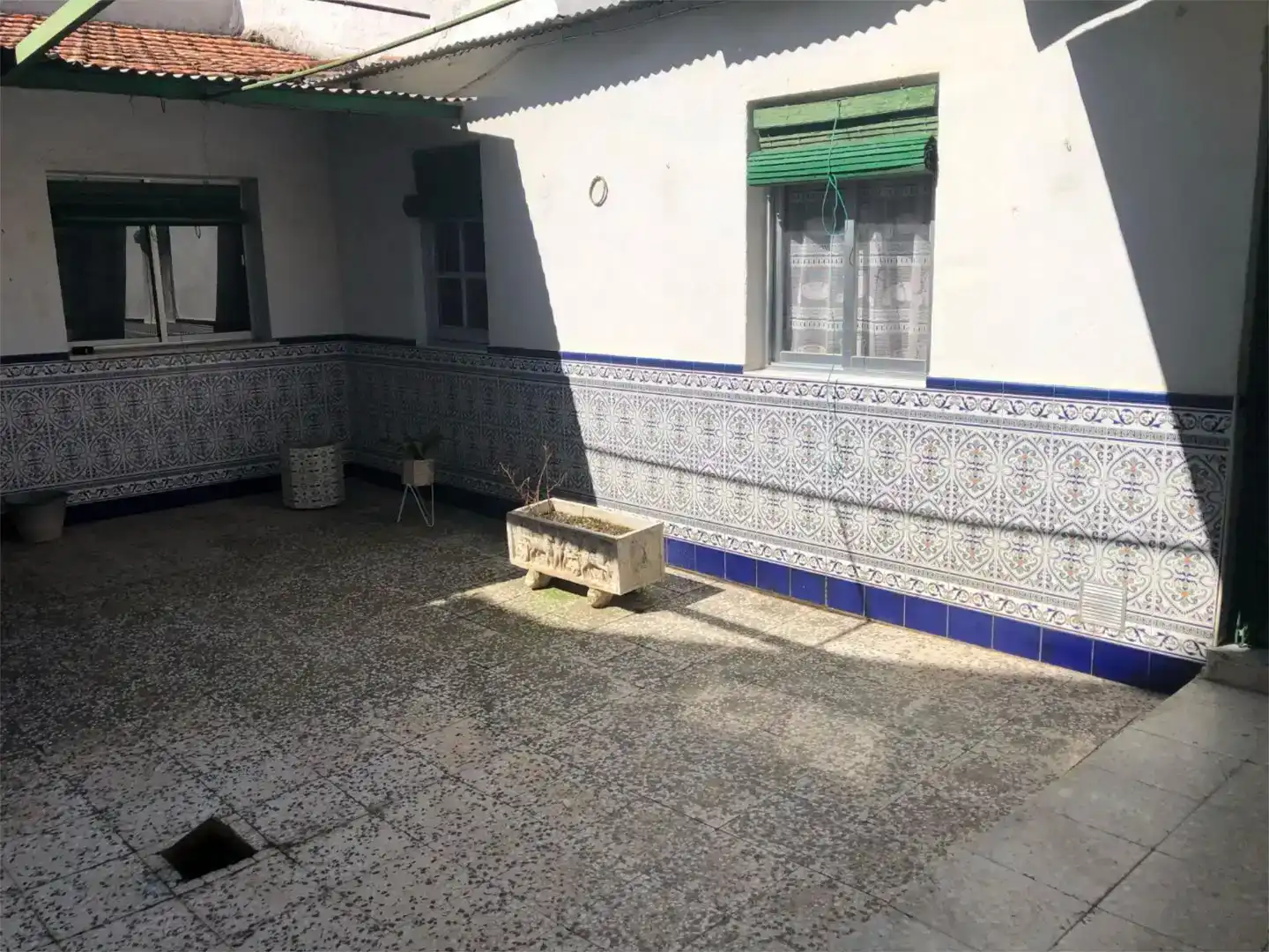Vista exterior de Casa adosada en venda en Ciudad Real Capital