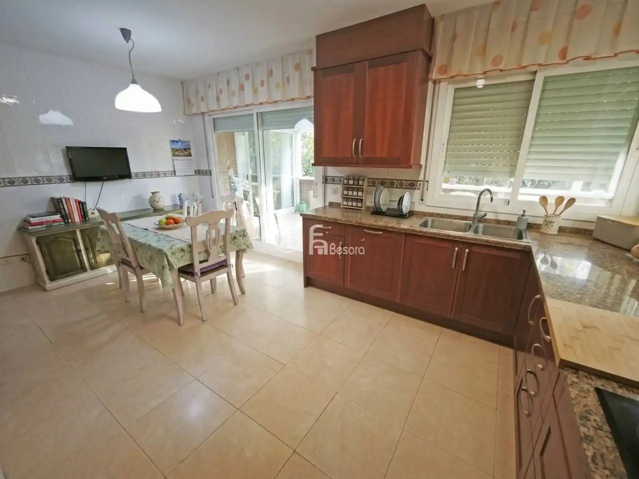 Semi-detached house with garden for sale in Avenida Lluís Companys, imagen 9