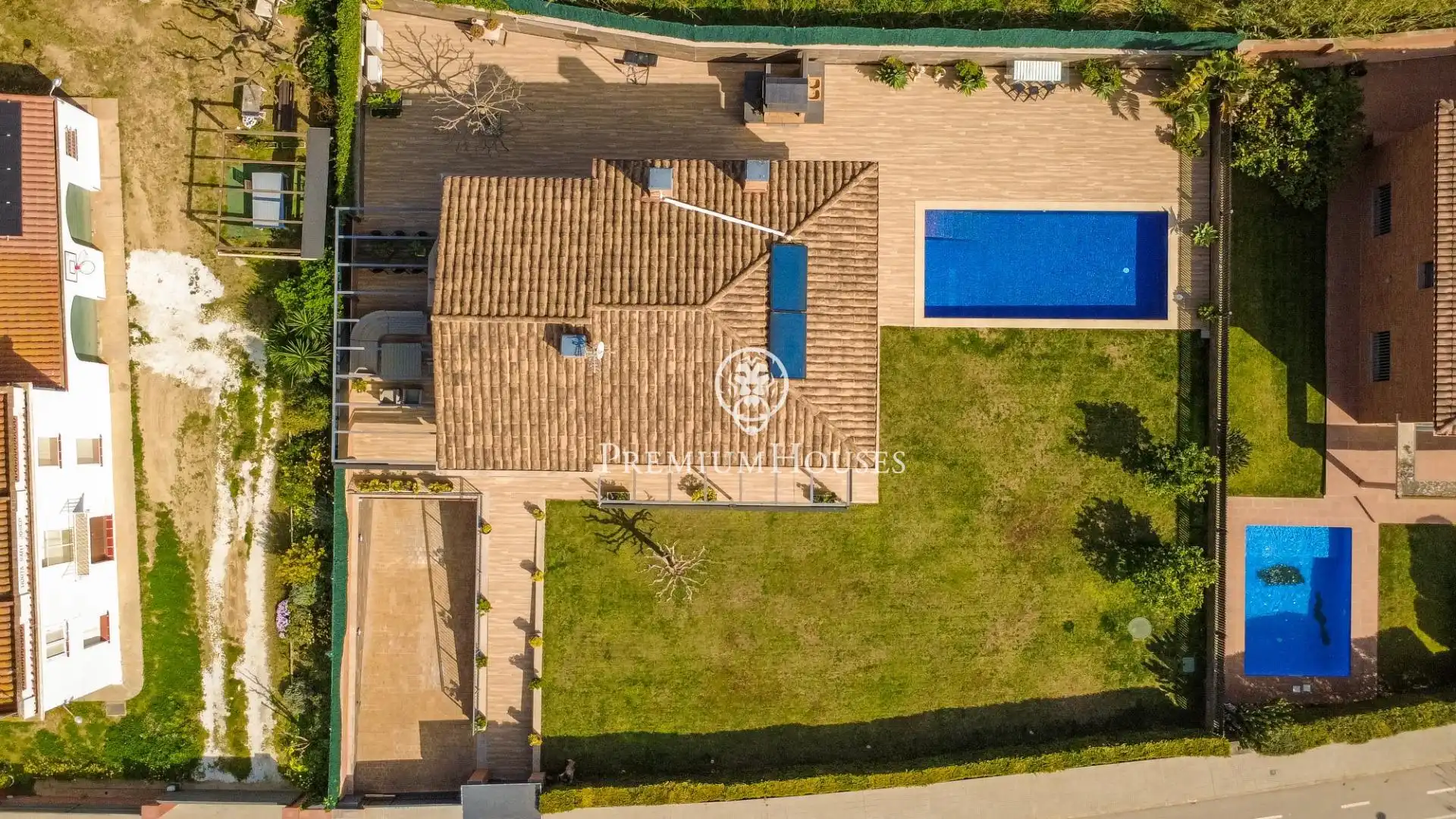Vista exterior de Casa o xalet en venda en Cabrera de Mar amb Calefacció, Jardí privat i Parquet