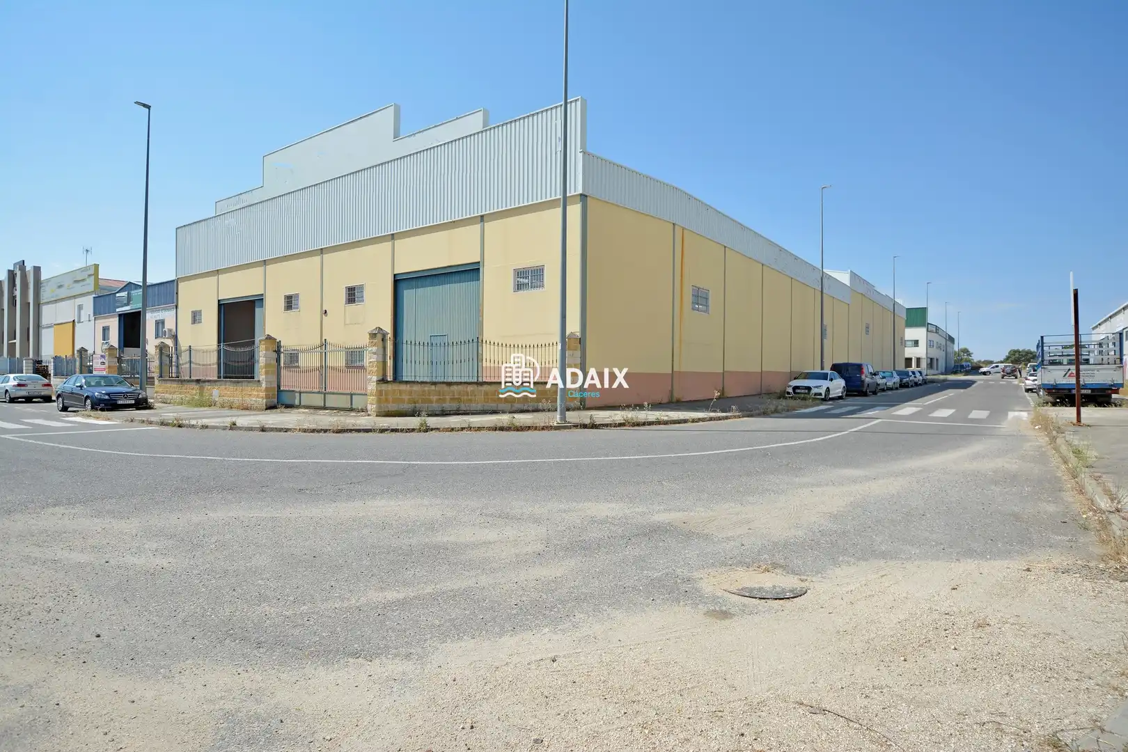 Vista exterior de Nave industrial en venta en Arroyo de la Luz