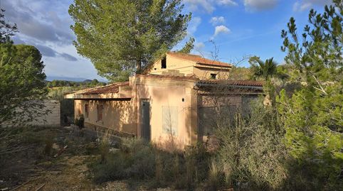 Casa Independiente con Parcela Rústica de 3.340 m en Alborache  Gran Potencial de Reforma