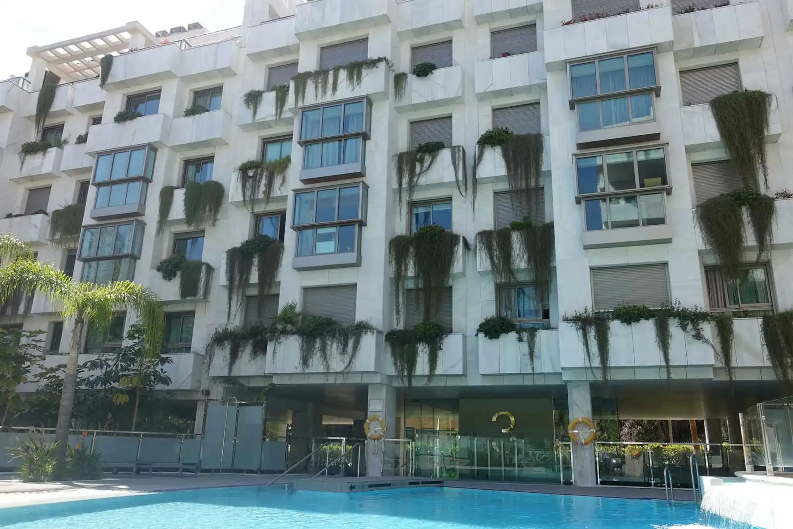 Vista exterior de Apartamento en venta en Marbella con Aire acondicionado, Terraza y Trastero