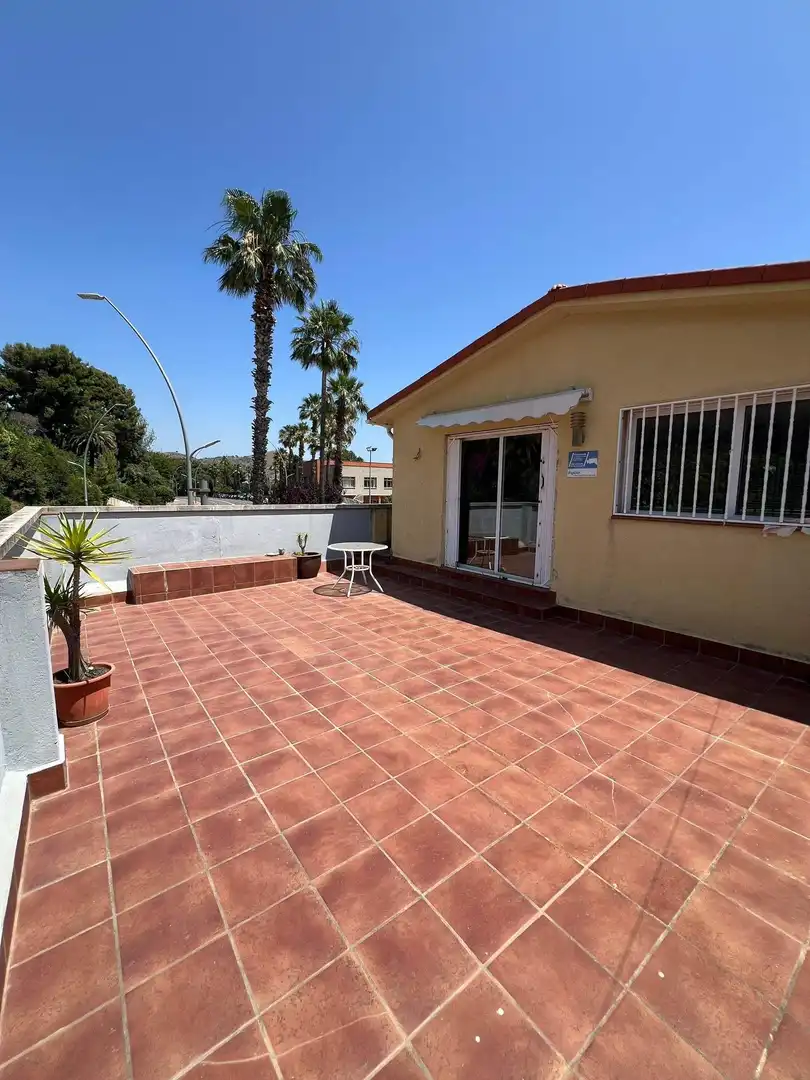Büro zur Miete in Carrer de Lisboa, Horta