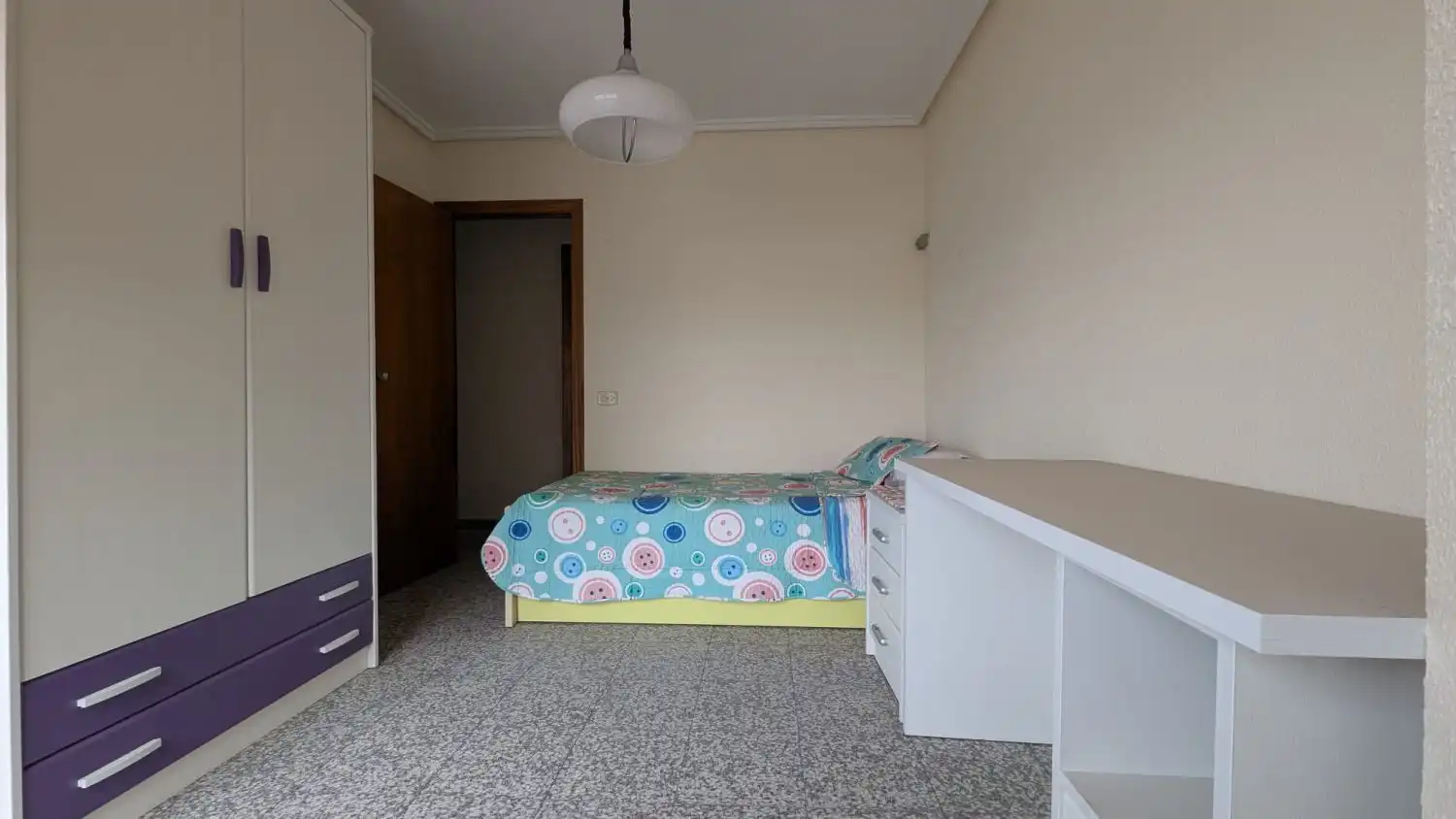 Habitación de Piso en venta en Castellón de la Plana / Castelló de la Plana con Aire acondicionado, Calefacción y Balcón
