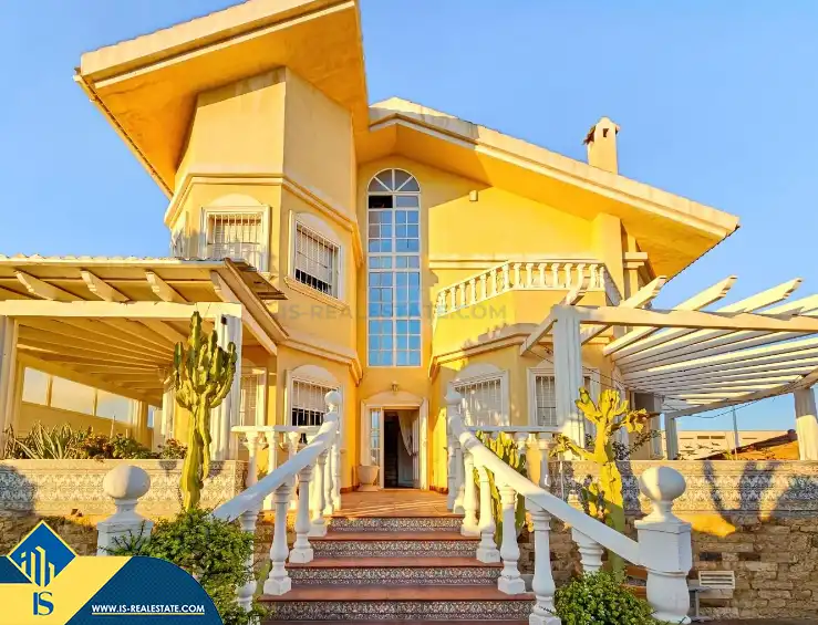 Villa avec terrasse à vendre à Nueva Torrevieja - Aguas Nuevas