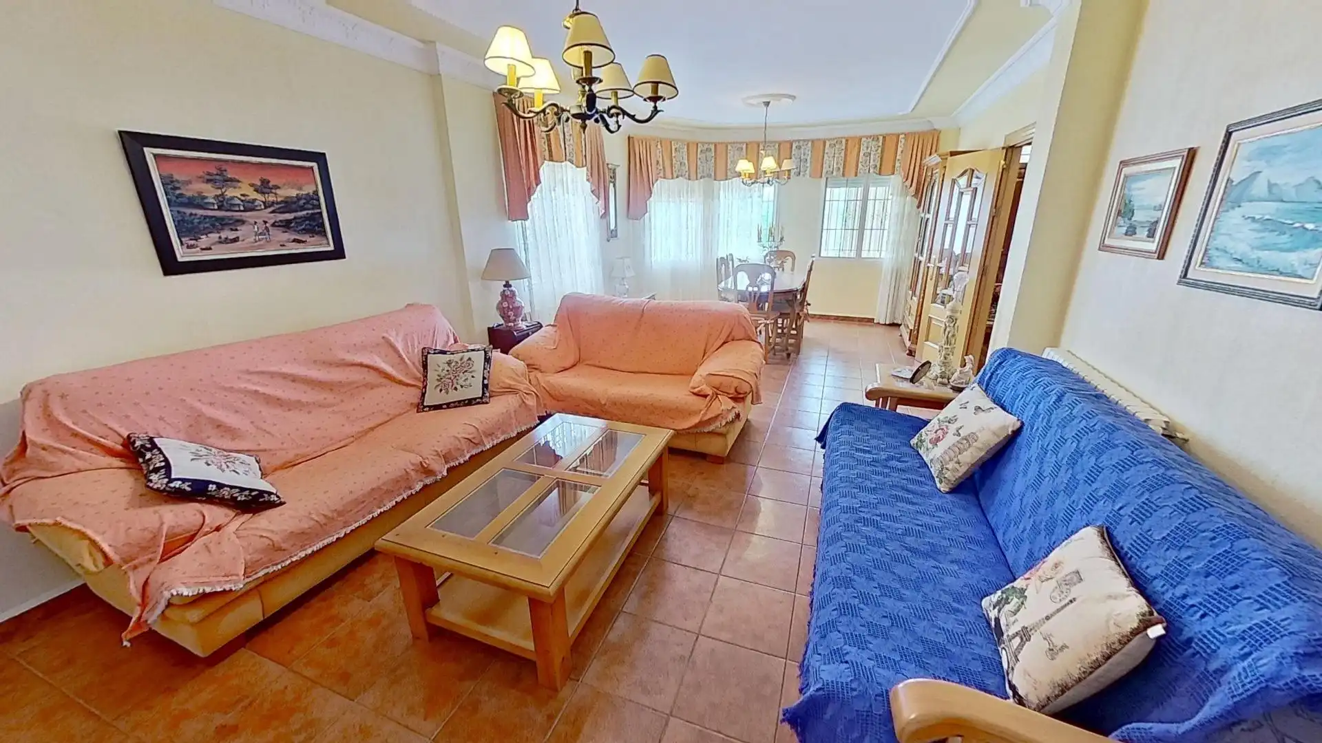 Sala d'estar de Casa o xalet en venda en Albacete amb Aire condicionat, Calefacció i Jardí privat