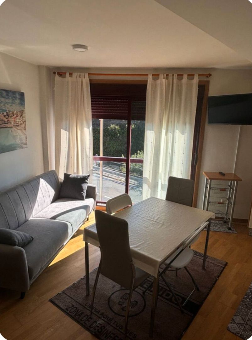 Bedroom of Flat for sale in Pontevedra Capital   with Heating, Parquet flooring and Storage room