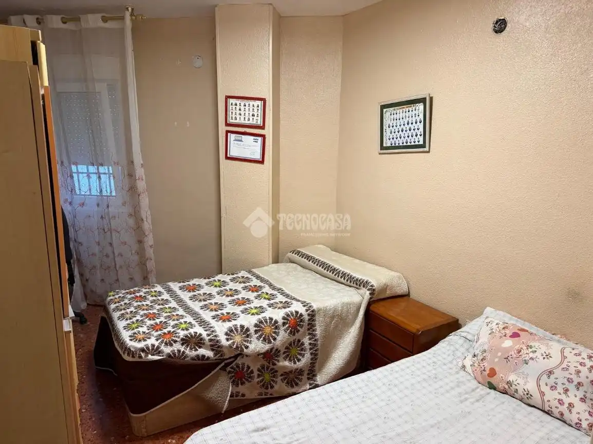 Habitación de Piso en venta en Torredelcampo con Aire acondicionado y Amueblado