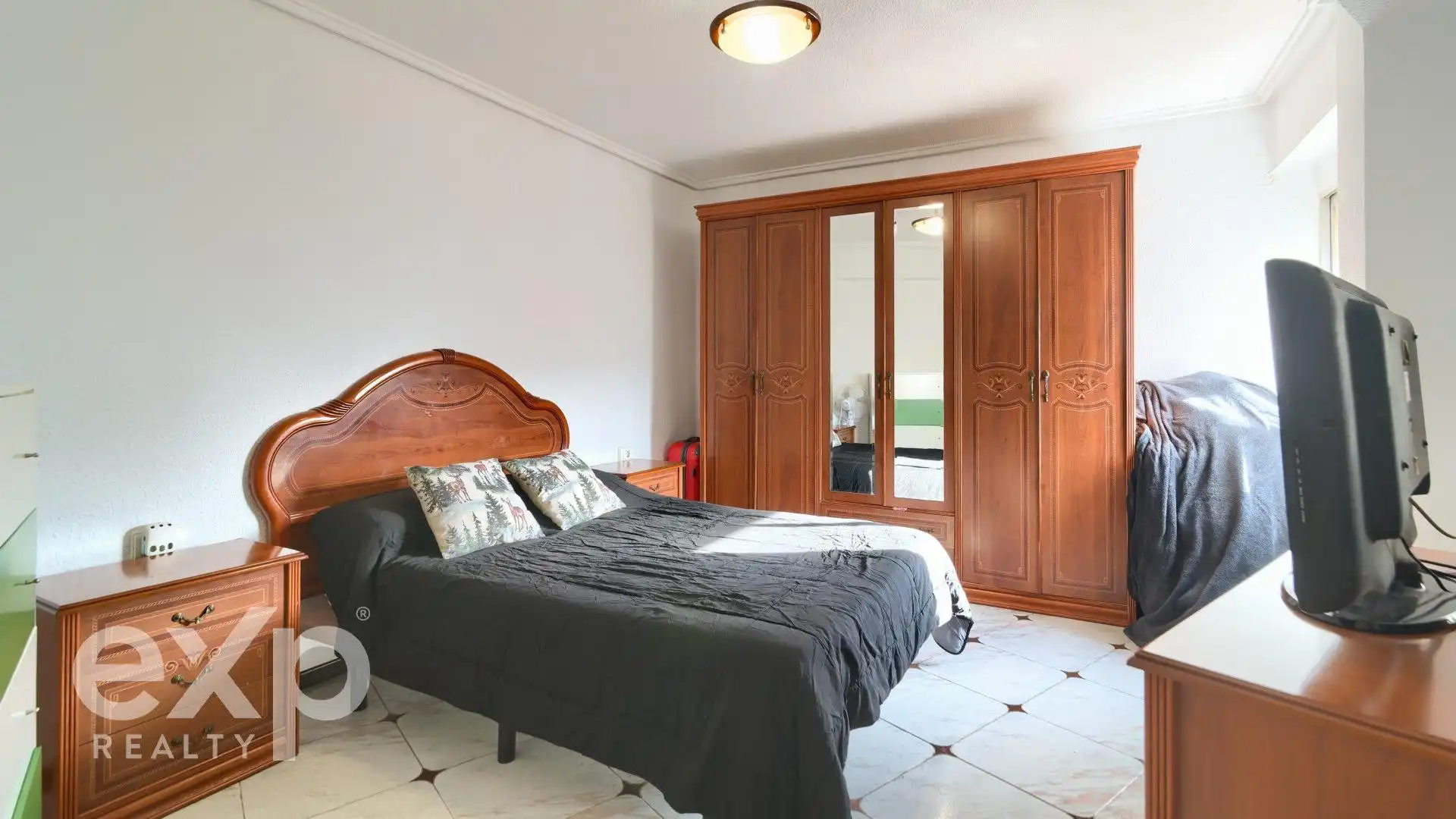 Bedroom of Flat for sale in Valencia  with Air Conditioner, Heating and Terrace