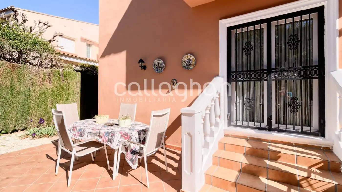 Vista exterior de Casa o chalet en venta en Paterna con Aire acondicionado, Calefacción y Jardín privado