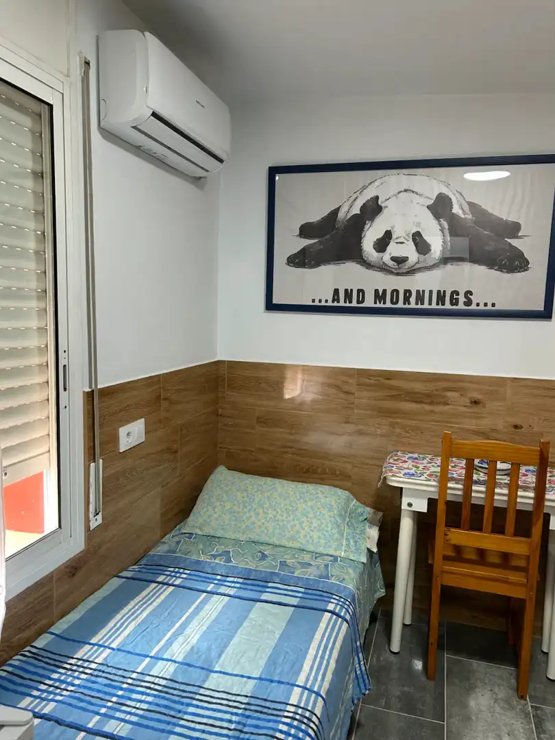 Bedroom of Flat for rent in Les Corts