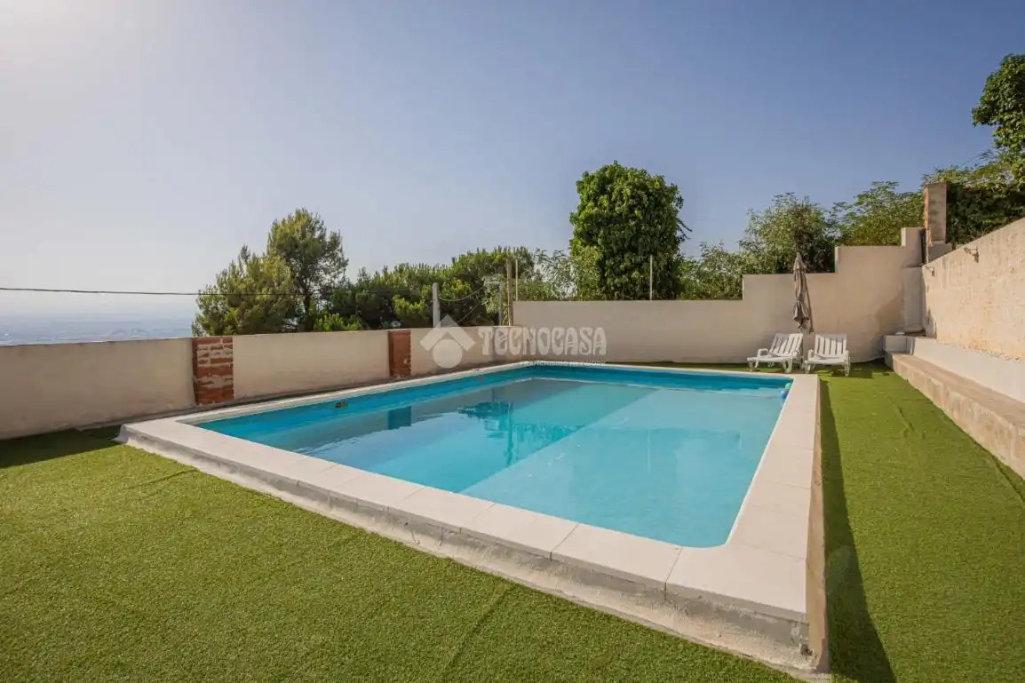 Piscina de Casa o xalet en venda en Vilanova del Vallès amb Calefacció, Jardí privat i Terrassa