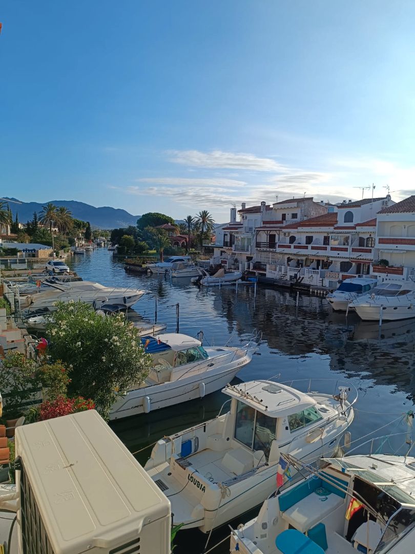 Study for sale in Empuriabrava  with Air Conditioner and Furnished