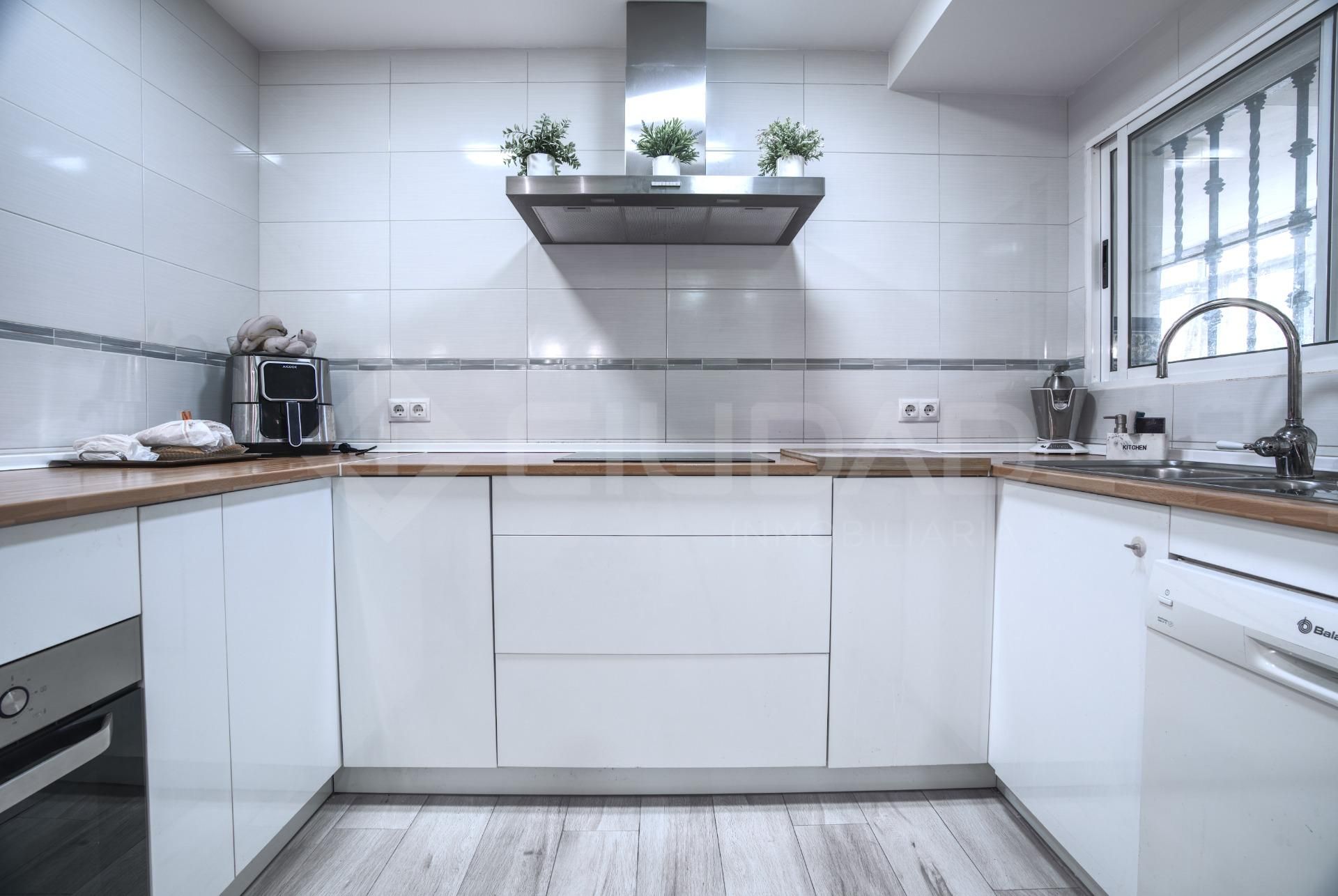 Kitchen of Flat for sale in Mairena del Aljarafe  with Terrace