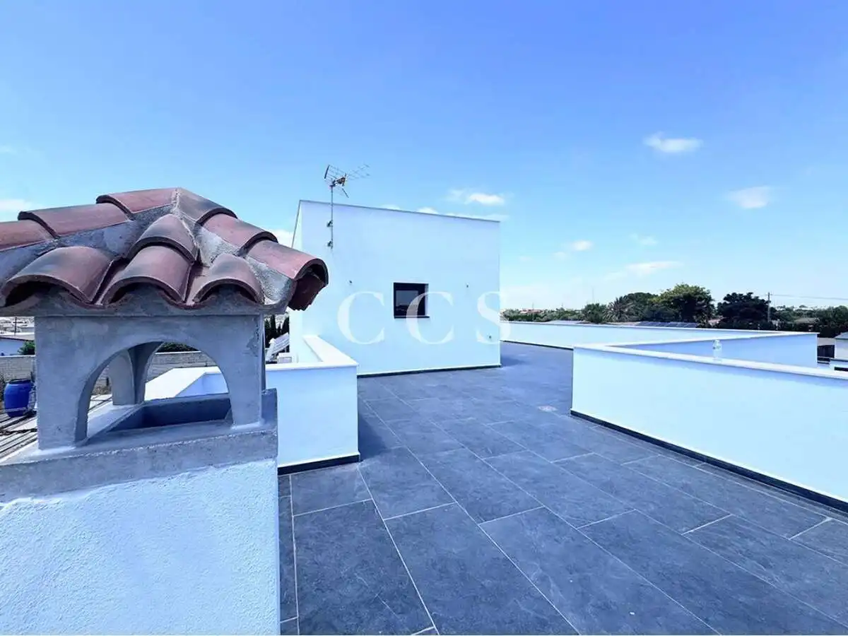 Terrassa de Casa o xalet en venda en Dos Hermanas amb Terrassa i Piscina