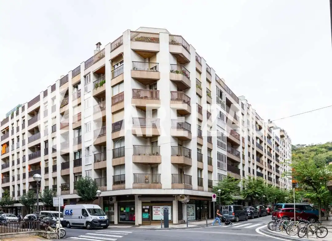 Vista exterior de Piso en venta en Donostia - San Sebastián  con Calefacción, Terraza y Balcón