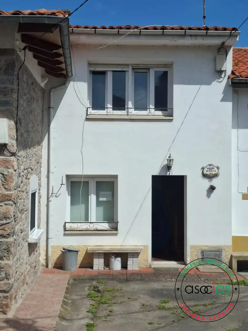 Vista exterior de Casa adosada en venta en Villaviciosa con Calefacción y Trastero