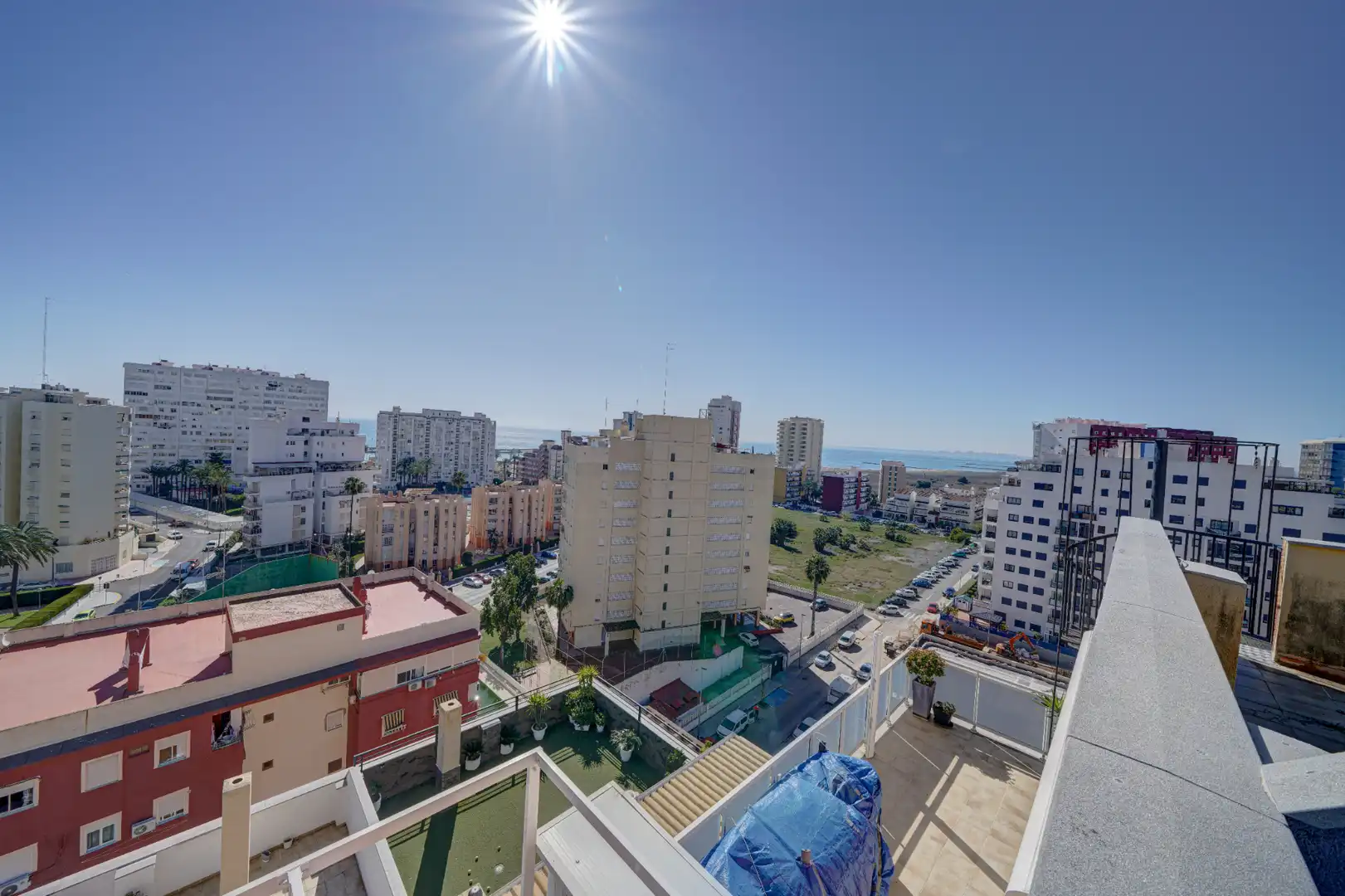 Außenansicht von Dachboden zum Verkauf in La Pobla de Farnals mit Klimaanlage, Heizung und Terrasse
