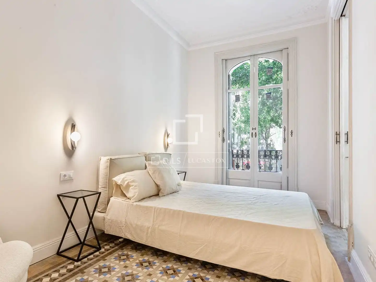 Bedroom of Flat for sale in Barcelona  with Air Conditioner, Private garden and Terrace